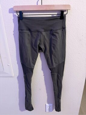 Lululemon Gray Crop Leggings Size 4 High Rise Zip Ankle Running Yoga